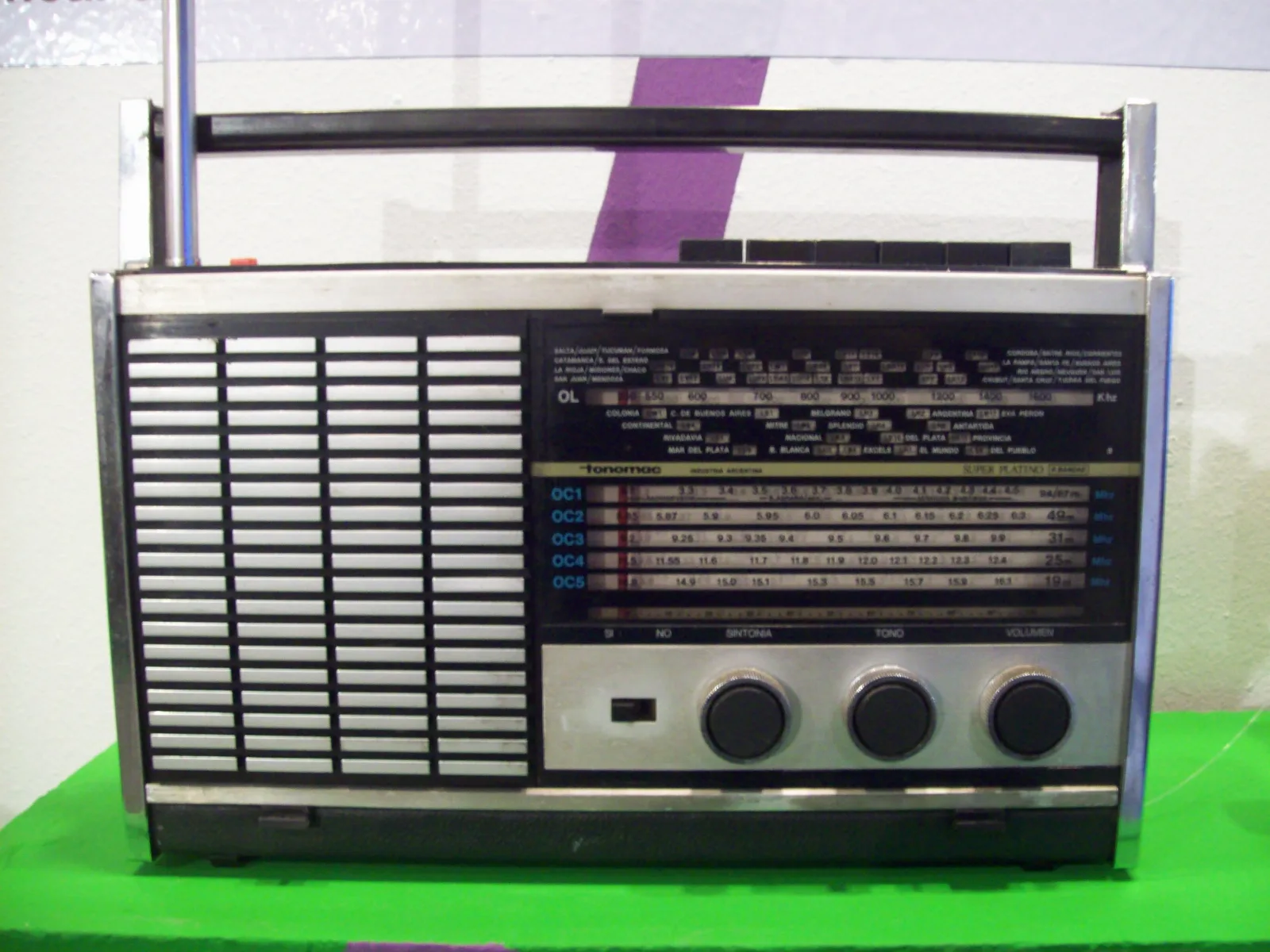 Museo de la Ciudad, ubicado en la calle Defensa al 223, muestra sobre radiodifusión (2017).