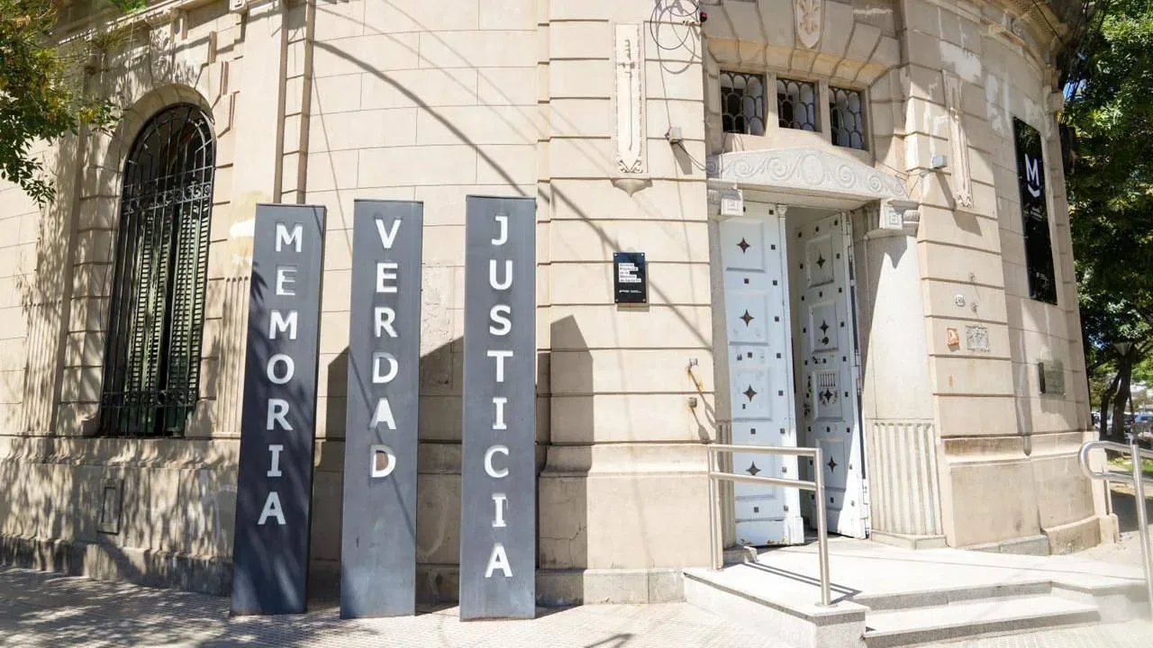 Condenan a un abogado y a un policía por intentar extorsionar a un detenido en Santa Fe