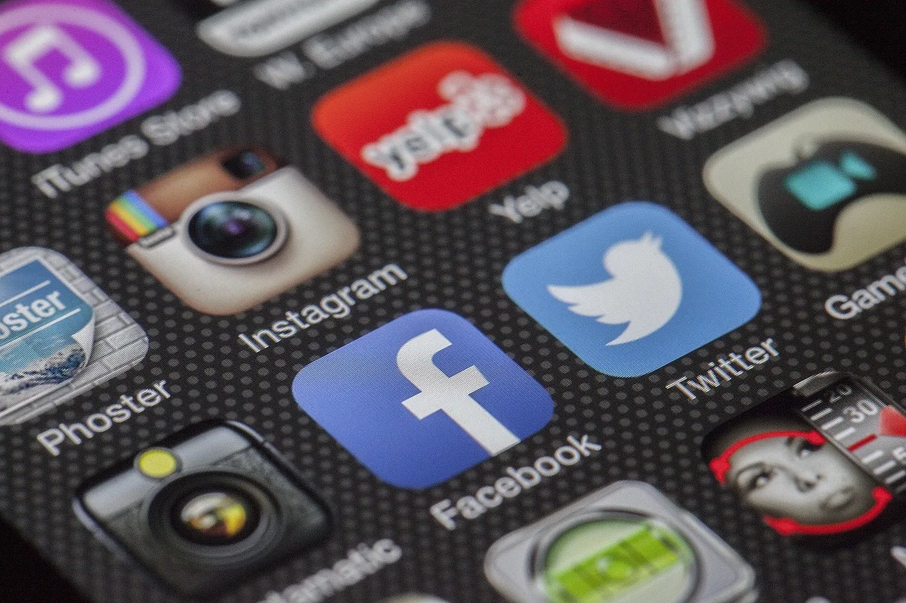 phone, display, apps, applications, screen, phone applications, mobile phone, smartphone, cellphone, phone screen, phone display, twitter, facebook, instagram, multimedia, social media, social network, social networking, mobile, facebook, social…