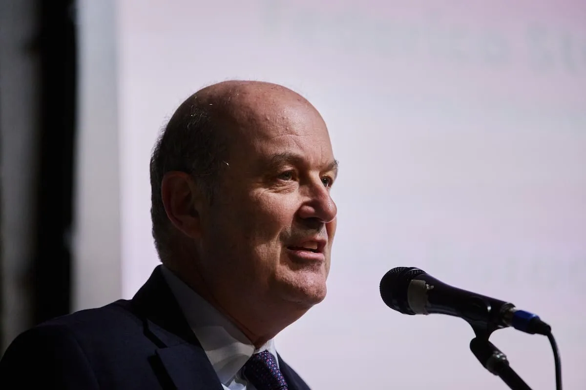 Sturzenegger enviará en junio desregulación inmobiliaria y colegios: claves y dudas